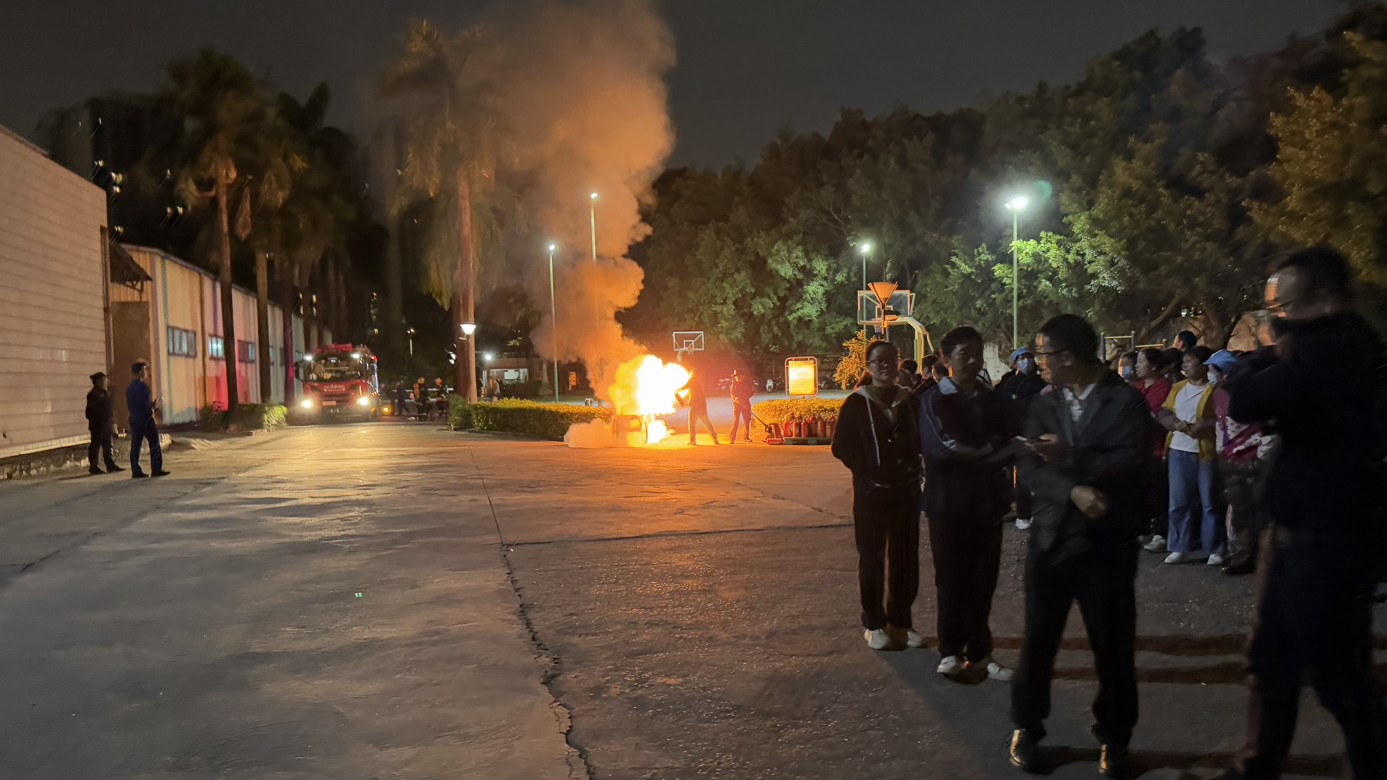 嘉年成功舉行 2024 年應(yīng)急救援消防綜合演練